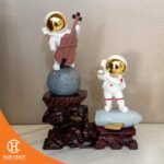 Dekorasi Pajangan Musician Astronaut Figurine and Teapot Table