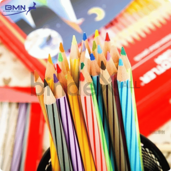 Beragam warna Staedtler Luna pensil warna dalam box